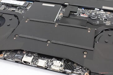 Les ventilateurs "Intraflow" de MSI font passer l'air frais à travers davantage de composants internes entre les ventilateurs