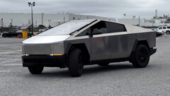 Le prototype Cybertruck de Tesla (image : rickster902/Cybertruck forums)