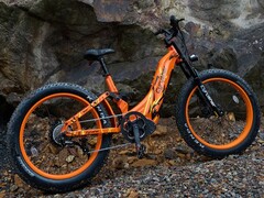 Le vélo électrique tout-terrain Cyrusher Trax est doté d&#039;un cadre traversant. (Source de l&#039;image : Cyrusher)