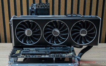 XFX Speedster MERC 310 Radeon RX 7900 XTX Black Edition pendant les mesures de niveau sonore