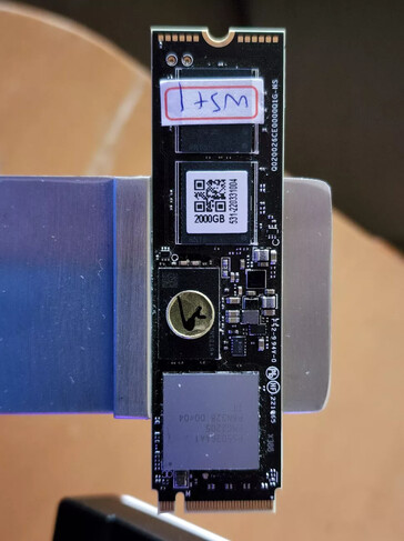 Prototype de SSD NVMe PCIe Gen5 avec contrôleur Phison E26 et Micron 232-layer B58R NAND. (Image Source : Tom's Hardware)