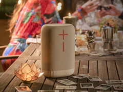 Le nouvel EPICBOOM brille à l'extérieur et en jouant fort (Image Source : Ultimate Ears)