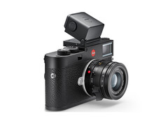 Le Leica M11 dispose d'un nouveau capteur, d'un viseur électronique et d'un module Wi-Fi plus rapide, entre autres changements. (Image source : Leica)