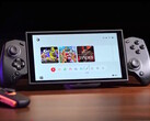 La manette de jeu sans fil Abxylute S8 s'étire pour s'adapter à la Nintendo Switch ainsi qu'à d'autres appareils mobiles. (Source de l'image : Abxylute)