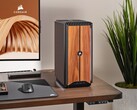 Corsair met à jour la série Corsair One, à la fois premium et compacte, avec la RTX 5080 de GeForce (Image source : Corsair)