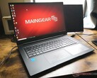 Le Maingear Vector Pro est plus léger d'un kilo et demi que le Razer Blade Pro, avec des performances presque identiques