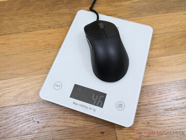La souris seule pèse environ 45 g
