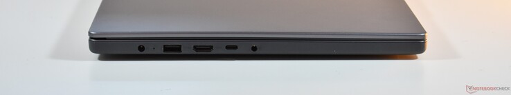 gauche : Port de charge, USB-A 3.2 Gen 1, HDMI, USB-C 3.2 Gen 1 (y compris PD/DP), audio 3,5 mm