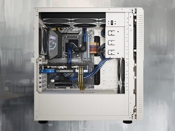 Le PC de jeu pré-construit Maingear Retro98 avec refroidissement par eau est présenté (Source de l'image : Maingear PR avec modifications)