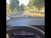 Test de l'enfant Tesla FSD (image : Carmine's/YouTube)