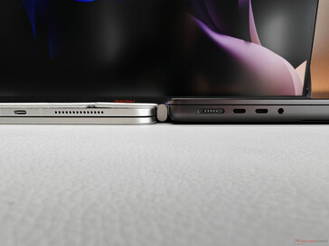 iPad Pro 11 2025 M5 et Magic Keyboard (gauche) vs. Apple MacBook Pro 14 (droite)