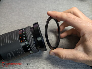 Il suffit de visser la bague d'adaptation correspondante sur l'objectif