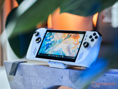 Le ROG Ally a obtenu de bons résultats lors de notre test, mais sa batterie de 40 Wh sera épuisée à plein régime. (Source de l'image : NotebookCheck)