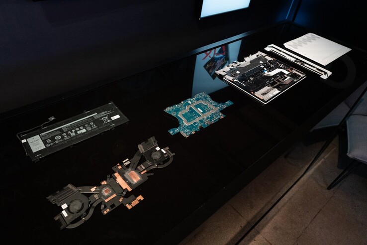 Démontage de l'Alienware x14 (image via Dell)