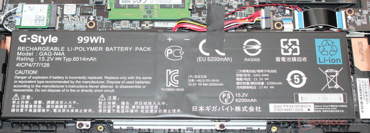 La batterie a une capacité de 99 Wh.