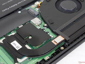 Les benchmarks du Core i5-1235U par rapport au Core i7-1165G7 montrent des niveaux de performance du CPU similaires mais des graphiques plus lents