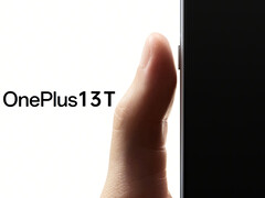 Une nouvelle touche de raccourci remplace le curseur d'alerte sur le OnePlus 13T (Source de l'image : Louis Lee/OnePlus - édité)