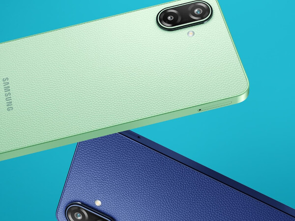 Le Galaxy F70e a une finition en cuir.