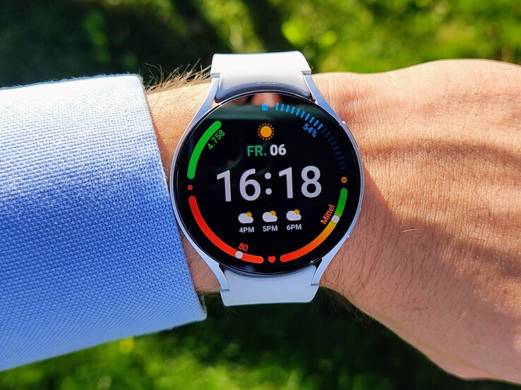 La Samsung Galaxy Watch6 est également facile à lire à la lumière du soleil.