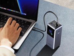 Le nouveau banc d&#039;alimentation UGREEN 200W 25 000mAh dispose de trois ports. (Source de l&#039;image : UGREEN)