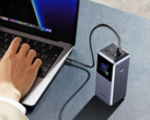 Le nouveau banc d'alimentation UGREEN 200W 25 000mAh dispose de trois ports. (Source de l'image : UGREEN)