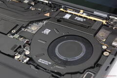 Le Core Ultra X7 est nettement plus rapide sur le Dell que sur le nouveau Framework.