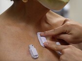 Le capteur portable de la NWU permet une surveillance continue et à distance des signes vitaux, y compris des problèmes respiratoires. (Source : communiqué de presse de l'Université du Nord-Ouest)