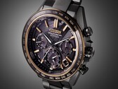 La collection Light in Black de Citizen comprend une montre GPS Attesa Satellite Wave