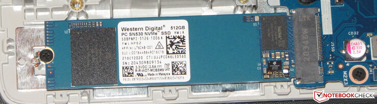 Un SSD NVMe sert de lecteur système.