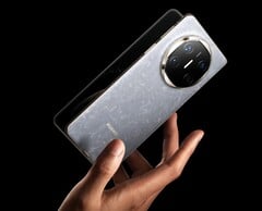 Apple l&#039;entreprise Huawei lancerait son premier téléphone pliable en 2026 pour concurrencer le Huawei Mate X6, dont la photo est reproduite ici. (Source de l&#039;image : Huawei)