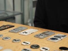 Prototypes du Nothing Phone (3a) présentés par l'entreprise. (Source de l'image : Eyal-M sur Reddit)