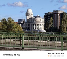 Oppo Find X9 Pro avec téléconvertisseur zoom 10x