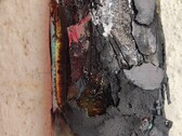 Dégâts massifs sur le OnePlus Nord 2 qui a explosé. (Source : Ankur Sharma)