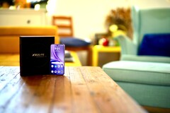 Le Vivo X300 FE est compact et de grande qualité, sans pour autant vous ruiner.