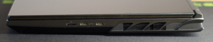 lecteur de carte microSD, USB type C avec DisplayPort et PowerDelivery, USB type C avec Thunderbolt, DisplayPort et PowerDelivery
