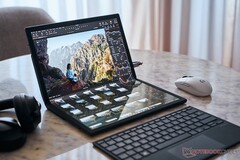 Apple serait en train de préparer un MacBook dans le style de l&#039;Asus Zenbook 17 Fold. (Image : Notebookcheck)