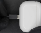 Les AirPods USB-C officiels sont peut-être sur le point de voir le jour. (Source : Ken Pillonel via YouTube) 