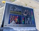 L'écran mat fonctionne plutôt bien à l'extérieur, en grande partie grâce à sa luminosité exceptionnelle.