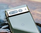 Le Google Pixel 7 Pro bénéficie désormais d'un total de cinq mises à jour majeures Android au lieu de trois seulement. (Source de l'image : Triyansh Gill)