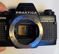 Le capteur Micro 4/3 dans un cadre 35 mm (Image Source : I'm Back Film)