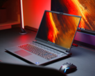 L'Alienware m18 R1 avec le GPU RX 7900M est l'un des rares ordinateurs portables de jeu équipés de cartes AMD. (Source de l'image : NotebookcheckReviews sur YouTube)
