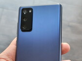 Le Galaxy S20 FE 5G a un plastique noir. (Source de l'image : @jimmyispromo)