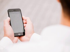 Instagram supprime le chiffrement optionnel de bout en bout des messages directs le 8 mai 2026, donnant à Meta la possibilité de lire le contenu des DM pour la première fois depuis 2023.