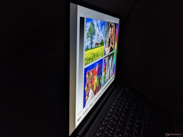 Lenovo ThinkBook 13x G1 - stabilité de l'angle de vue