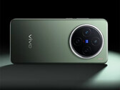 Le Vivo X300 ne reprendra peut-être pas l'écran de 6,67 pouces du X200 (photo). (Source de l'image : Vivo)