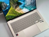Un excellent ordinateur portable OLED pour un usage quotidien à partir de 799 $ - Test de l'Asus Zenbook 14 UX3480