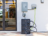 La centrale électrique Bluetti AC300 est désormais disponible à 1 499 $ grâce au programme Clean Energy Incentive de Bluetti (Source d'image : Bluetti)