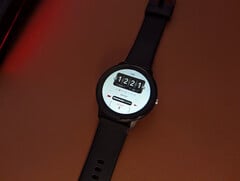 La Lige Smartwatch d&#039;Aliexpress sur le bureau