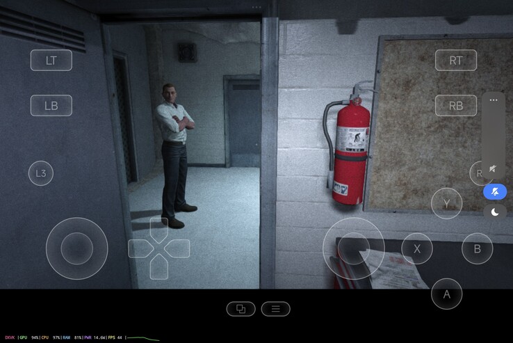 Dans l'incrustation du jeu en bas à gauche, vous pouvez voir qu'Outlast peut atteindre plus de 40 FPS. (Capture d'écran : Marc Zander, Notebookcheck)