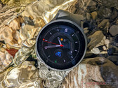 la fonction " Raise to wake " devrait fonctionner sur toutes les smartwatches One UI Watch après l'installation de la mise à jour de ce mois-ci. (Image source : NotebookCheck)
